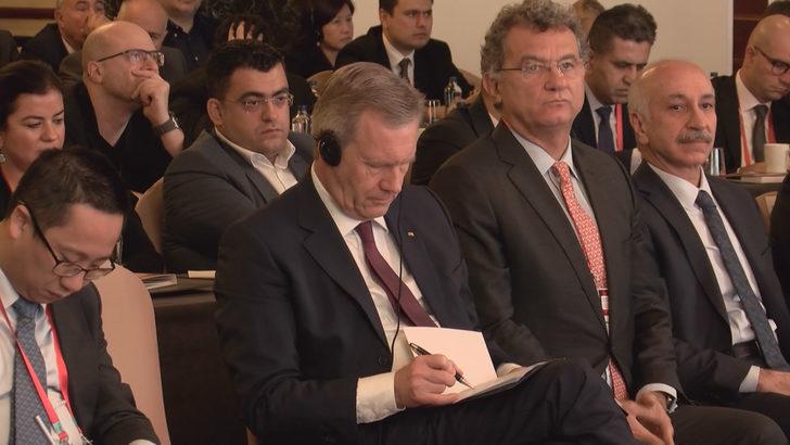 TÜSİAD'ın konferansında çeviri krizi G1