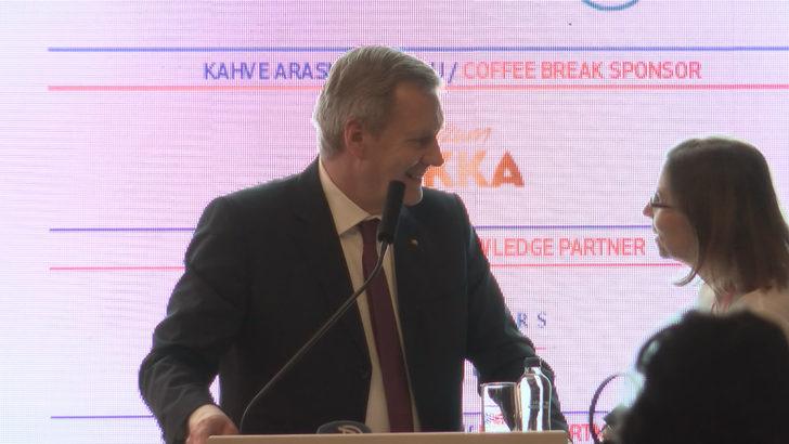 TÜSİAD'ın konferansında çeviri krizi G3