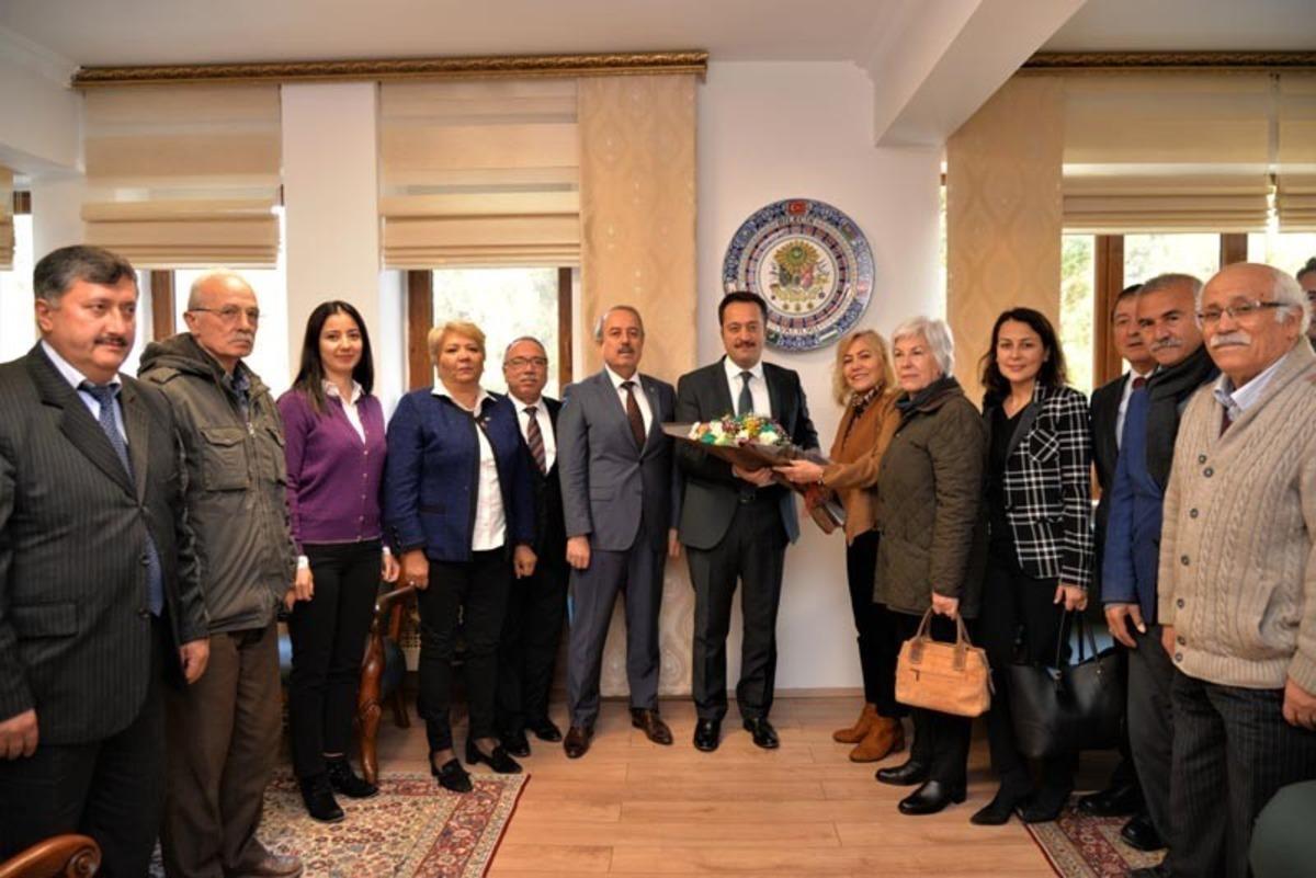 İl İnsan Hakları Kurulu &uuml;yelerinden Vali Şent&uuml;rk&rsquo;e ziyaret