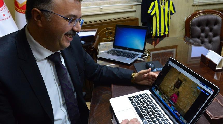 Şanlıurfa Cumhuriyet Başsavcısı &Ouml;ztoprak, AA'nın "Yılın Fotoğrafları" oylamasına katıldı