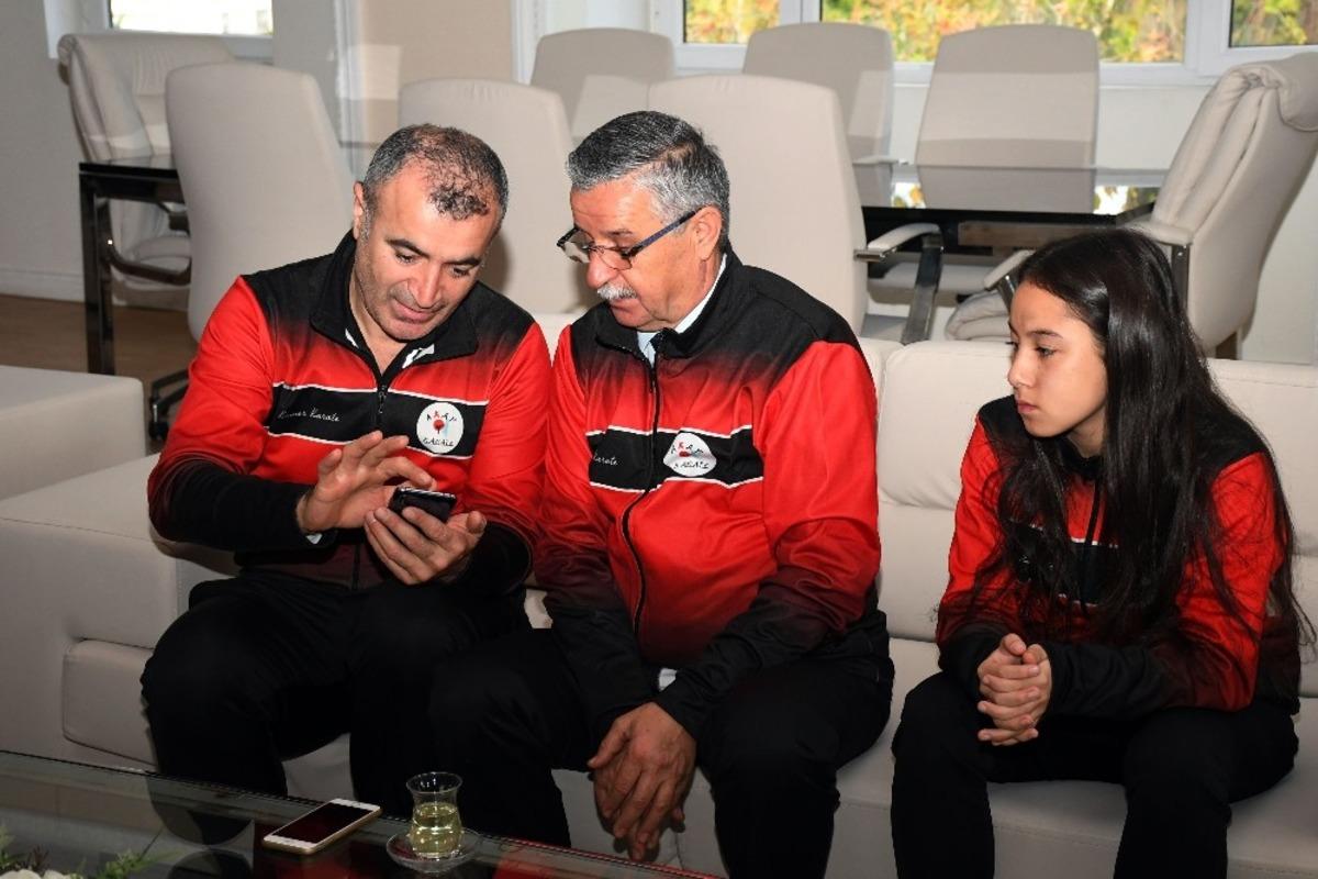 Milli karateci &Ouml;zdemir&rsquo;den Başkan Topaloğlu&rsquo;na ziyaret