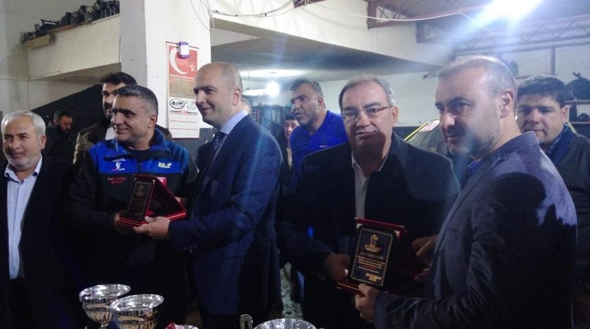 Kilis H&uuml;r Off Road Kul&uuml;b&uuml; plaket ile &ouml;d&uuml;llendirildi