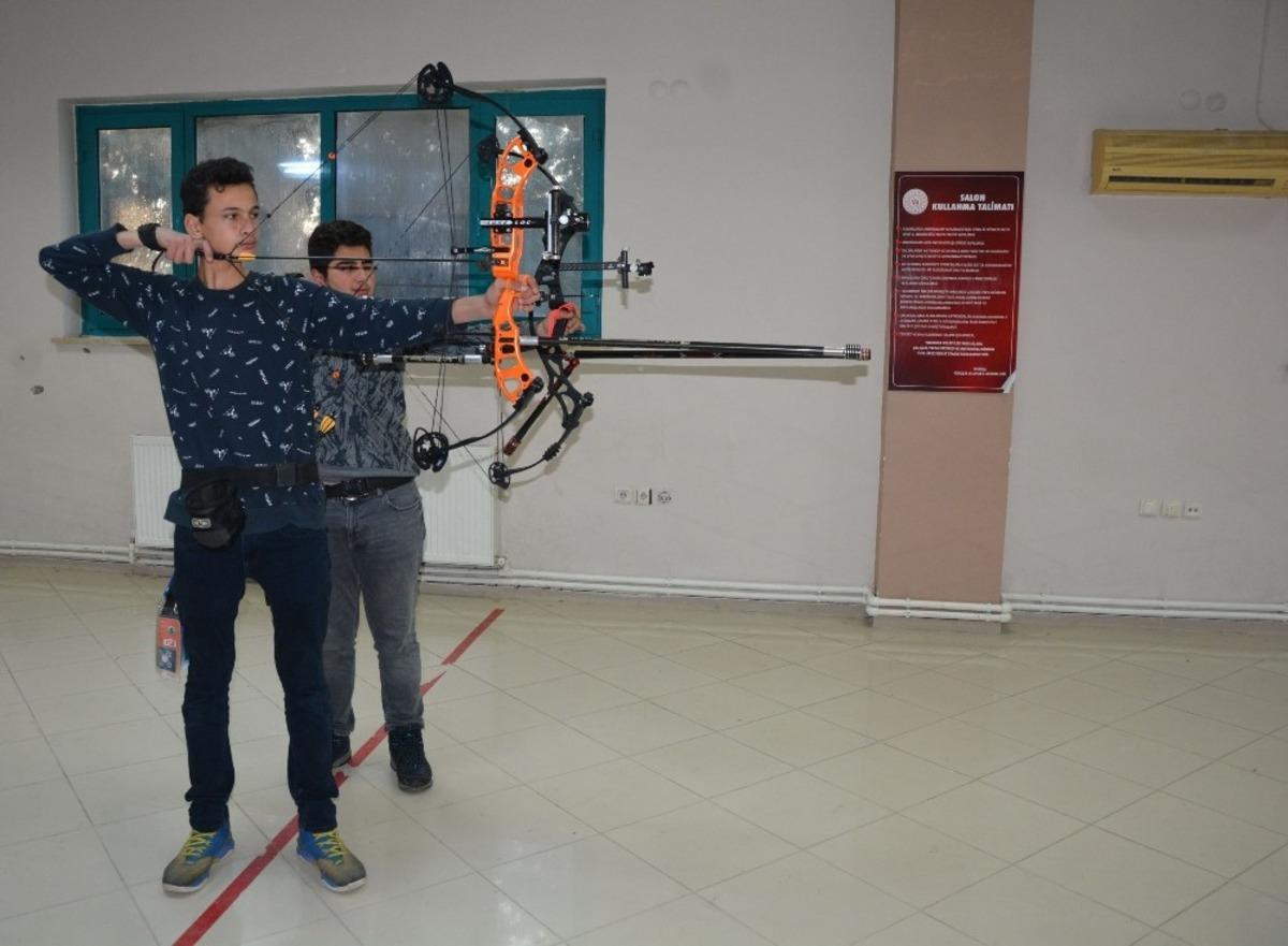 Manisa&rsquo;da ok&ccedil;uluk kurslarına yoğun ilgi