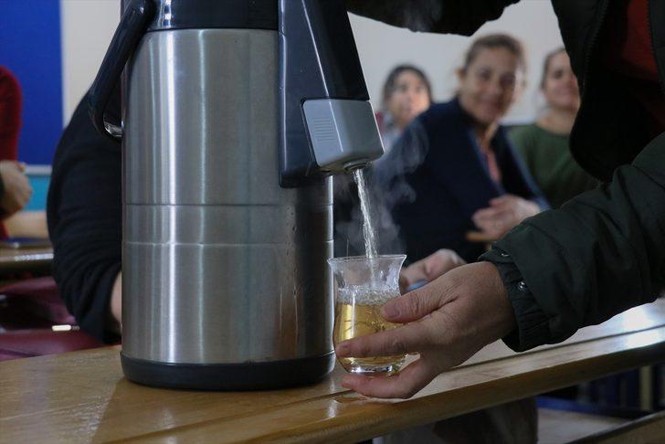 Kursiyerler ilaç ve kozmetik ürün yapımında kullanılan bitkiler yetiştiriyor G5