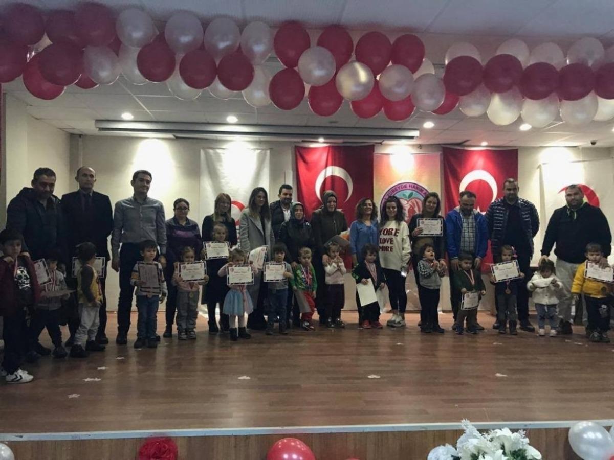 Kızılay&rsquo;dan velilere teşekk&uuml;r, miniklere madalya