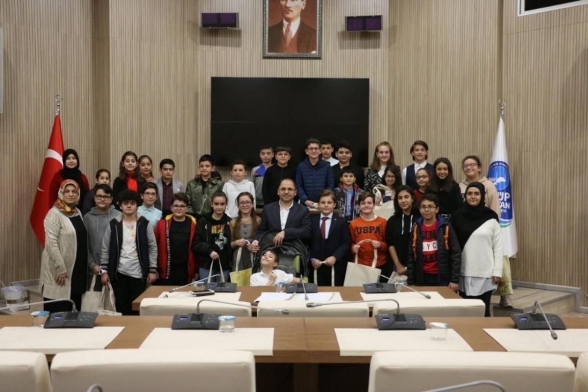 Ey&uuml;psultan &Ccedil;ocuk Meclisi&rsquo;nden &ldquo;Mavi Kapak ve Hayırda Buluşalım&rdquo; kampanyası