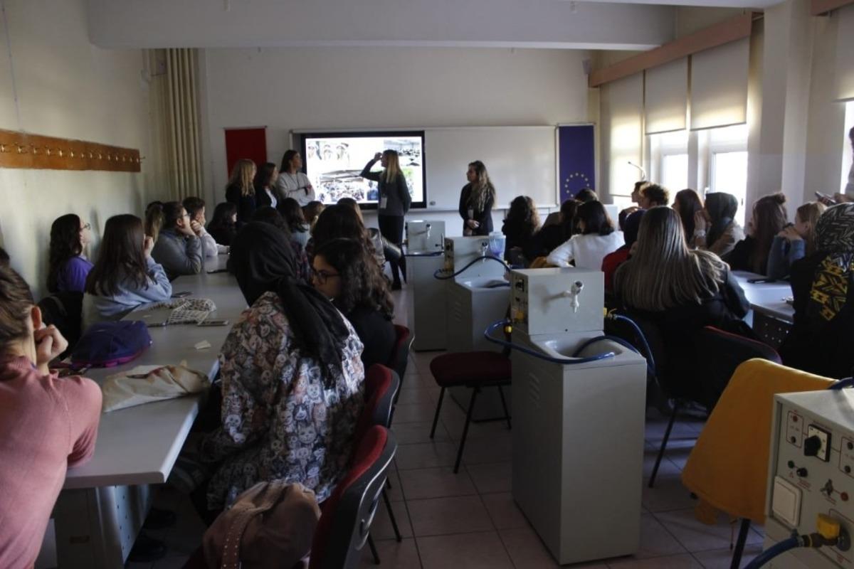 Avrupa &ouml;ğrenciler Isparta&rsquo;yı tanıyor