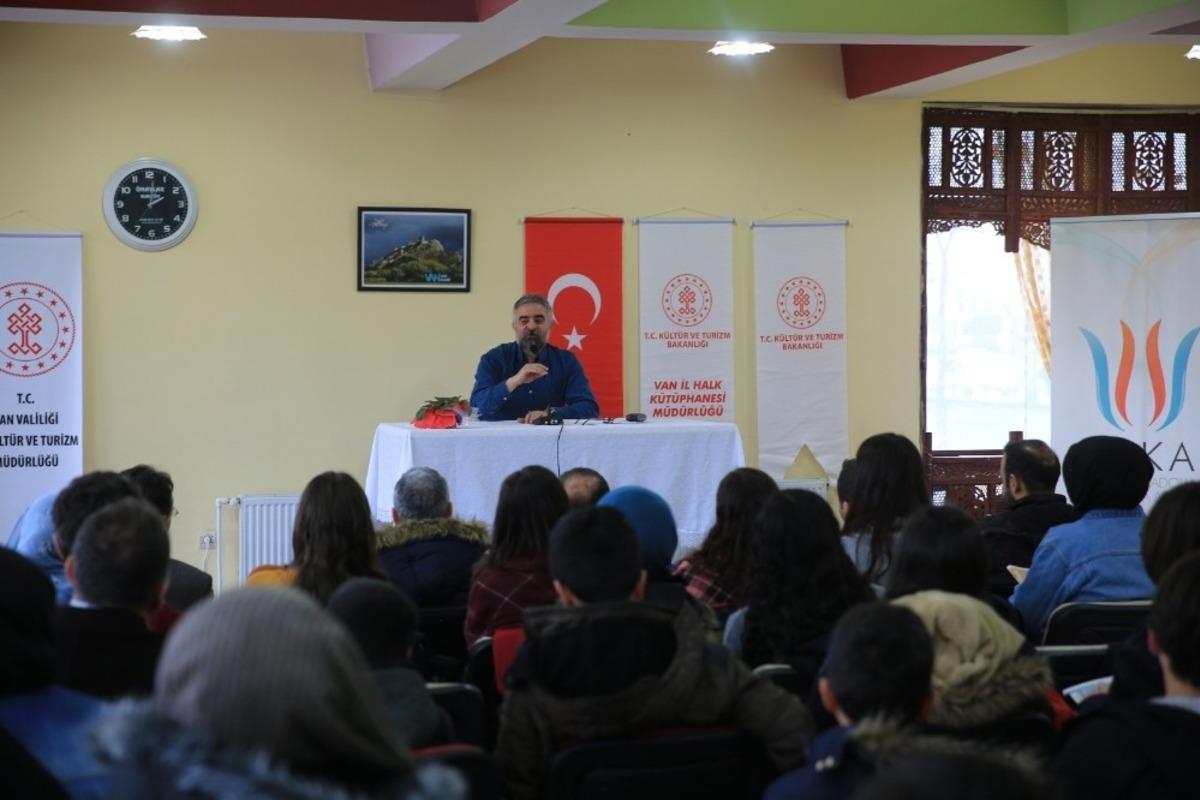 Şair-Yazar Ali Ay&ccedil;il Vanlı okurlarıyla buluştu