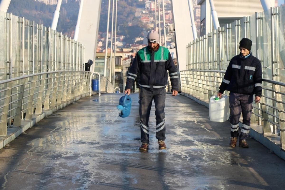 Kocaeli&rsquo;de &uuml;st ge&ccedil;itlerde buzlanmaya karşı &ouml;zel y&ouml;ntem