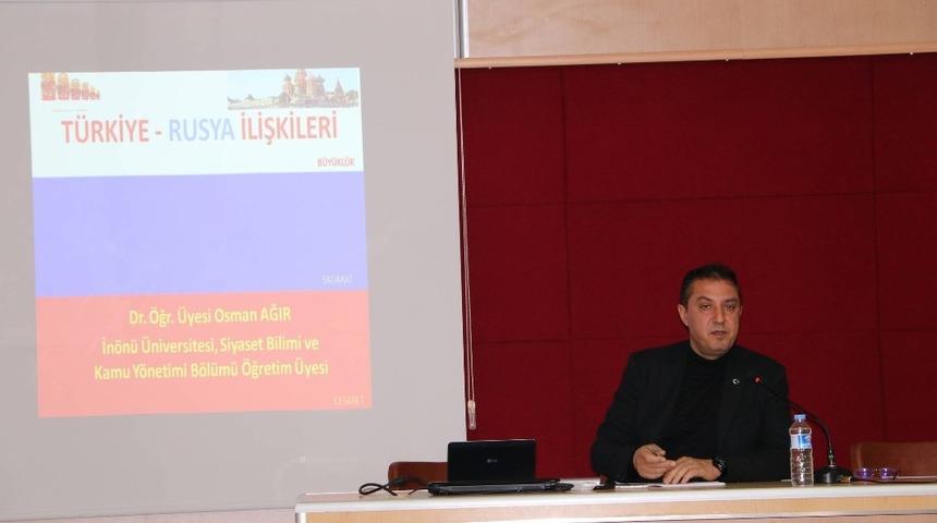 Malatya&rsquo;da "T&uuml;rkiye-Rusya İlişkileri" masaya yatırıldı.