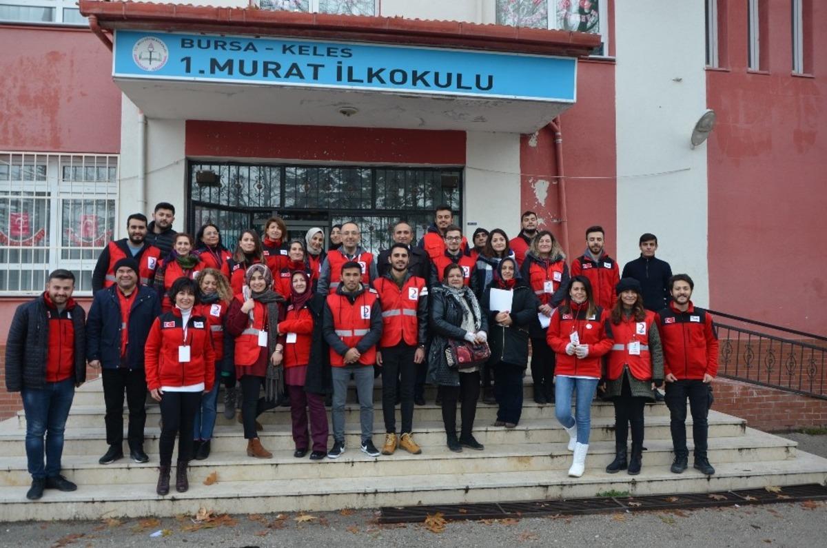 T&uuml;rk Kızılay Bursa&rsquo;dan Kelesli &ouml;ğrencilere anlamlı s&uuml;rpriz