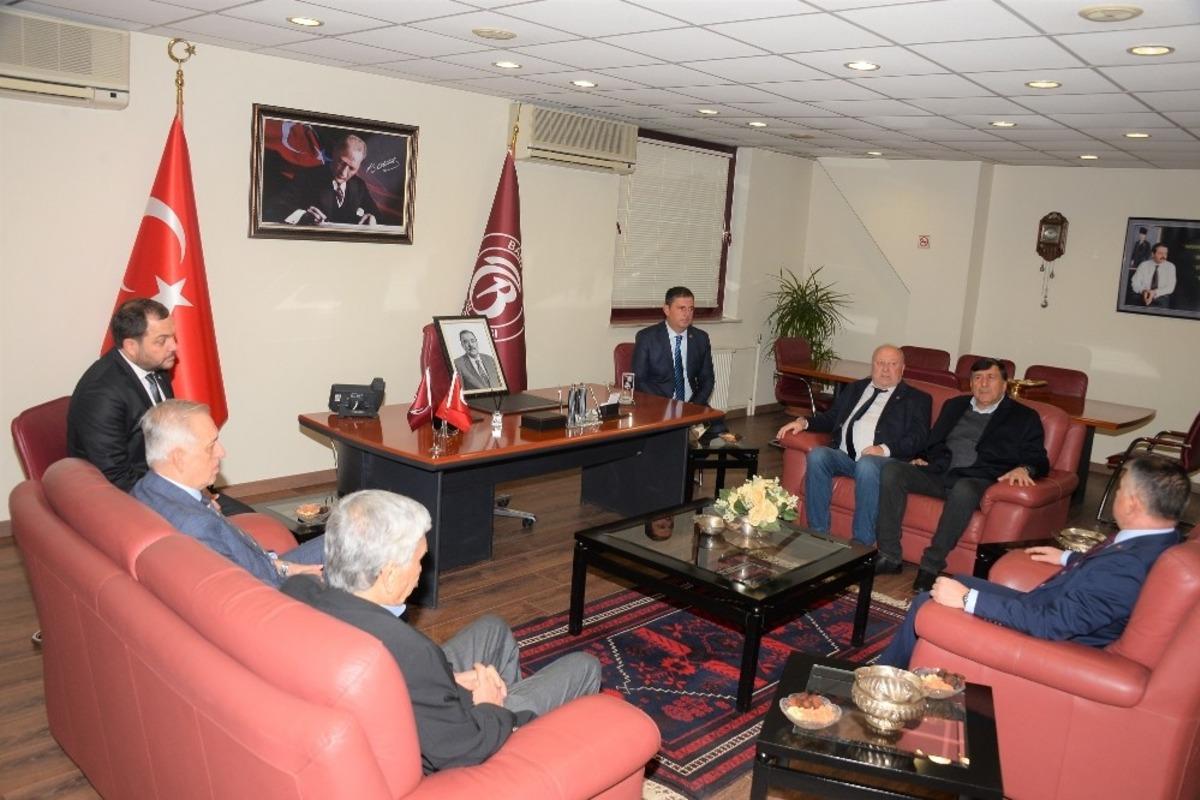 Vali Yazıcı Ticaret Borsasını ziyaret etti