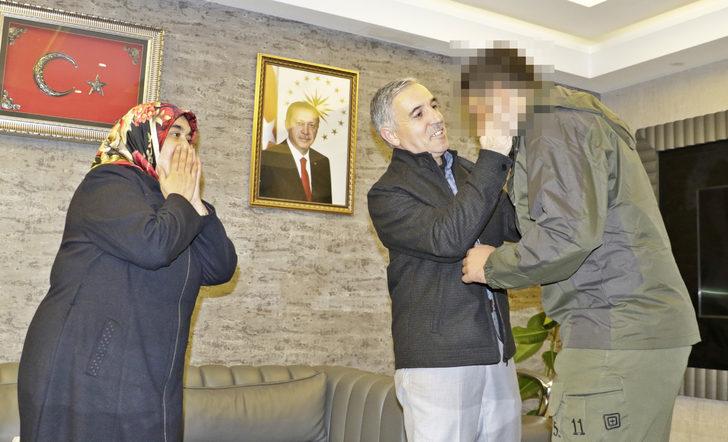Ceylan ailesi PKK'dan kurtarılan oğullarına kavuştu G3