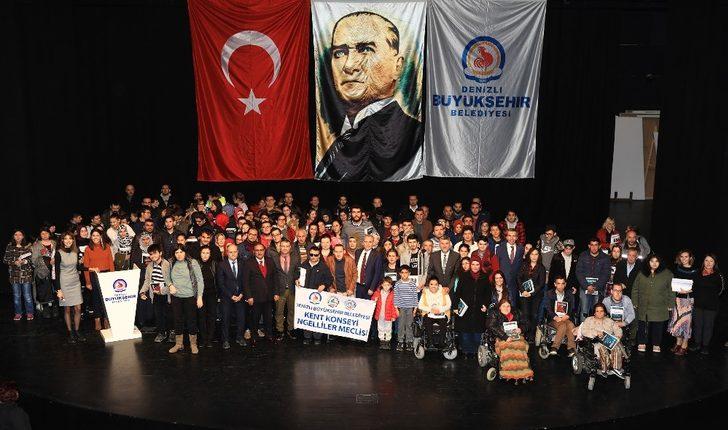 Büyükşehir E-KPSS’ye hazırlanan kursiyerlere ücretsiz kitap dağıttı G1