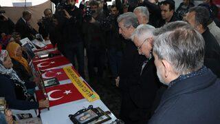 Kamu Görevlileri Etik Kurulu Başkanı Köksal Toptan Diyarbakır annelerini ziyaret etti