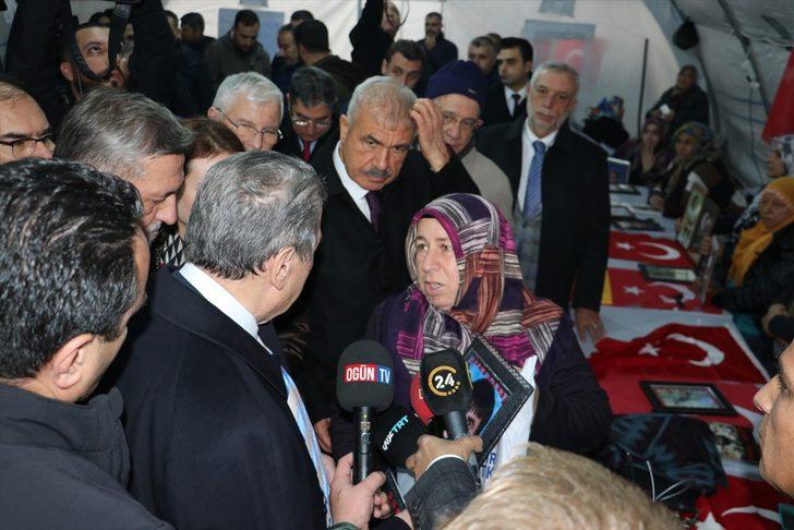 Kamu Görevlileri Etik Kurulu Başkanı Köksal Toptan "Diyarbakır anneleri"ni ziyaret etti G4