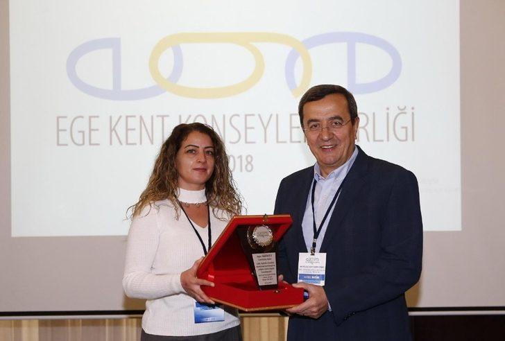 Batur, Ege Kent Konseyleri Birliğinin genel kuruluna katıldı G2