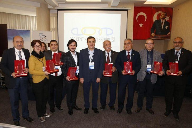 Batur, Ege Kent Konseyleri Birliğinin genel kuruluna katıldı G3