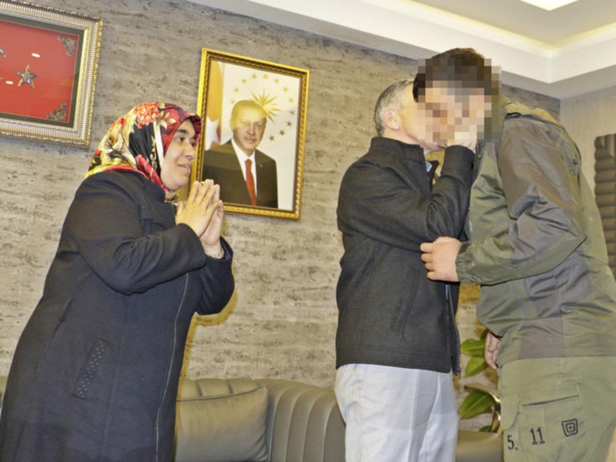 Ceylan ailesi PKK'dan kurtarılan oğullarına kavuştu