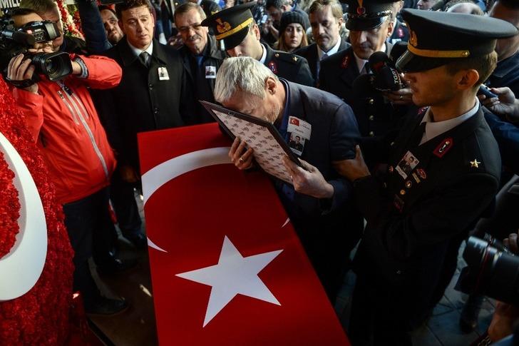 Şehit bomba imha uzmanı Esma Çevik son yolculuğuna uğurlandı G4