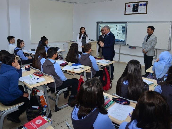 Vali Akın, okullarda incelemede bulundu G1