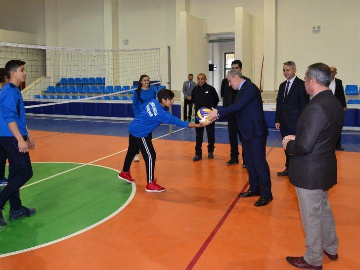 Vali Akın, okullarda incelemede bulundu G4