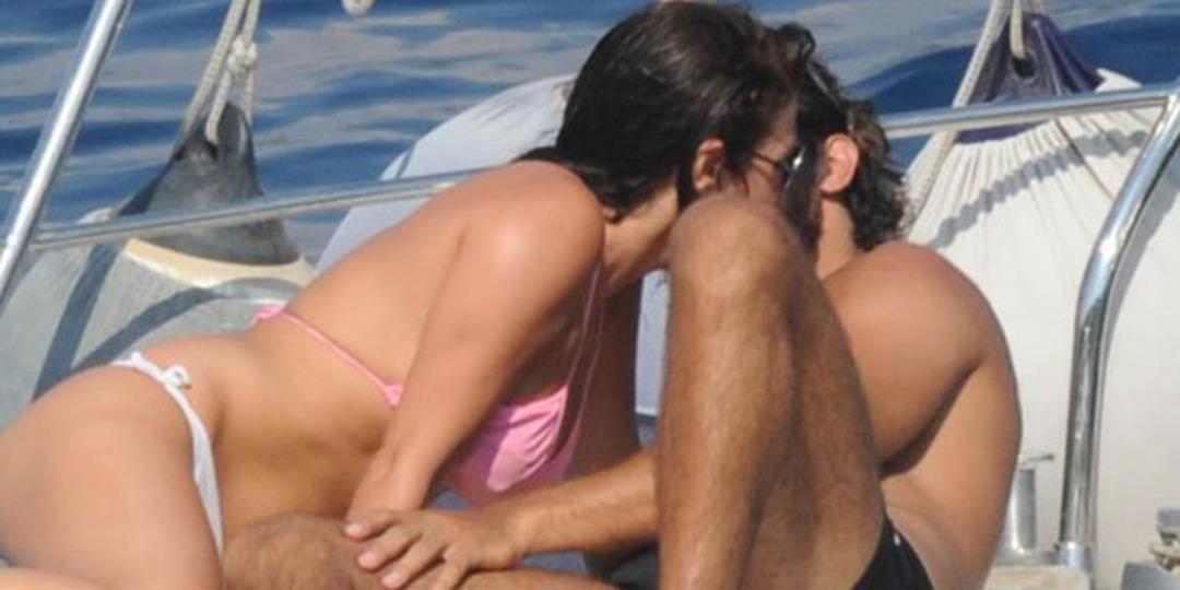 Teknede aşka geldiler