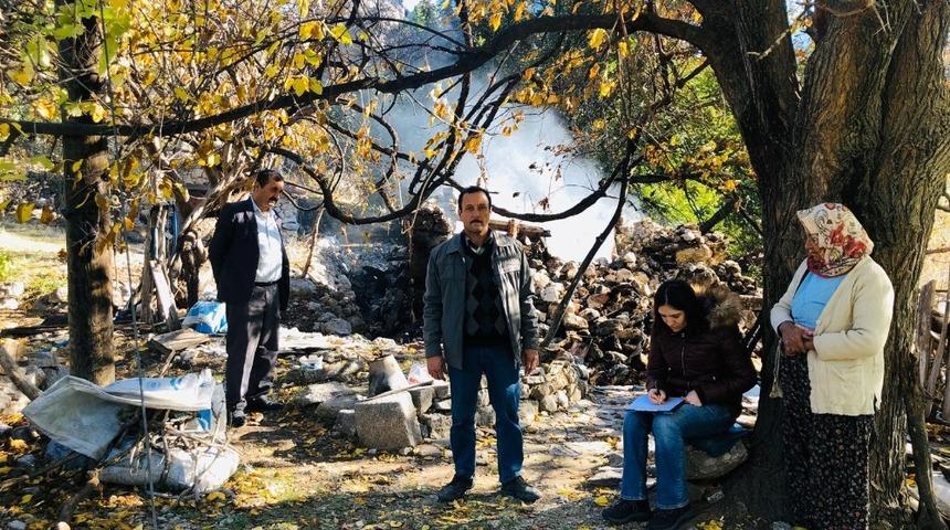 Evi yanan yaşlı kadına yardım eli