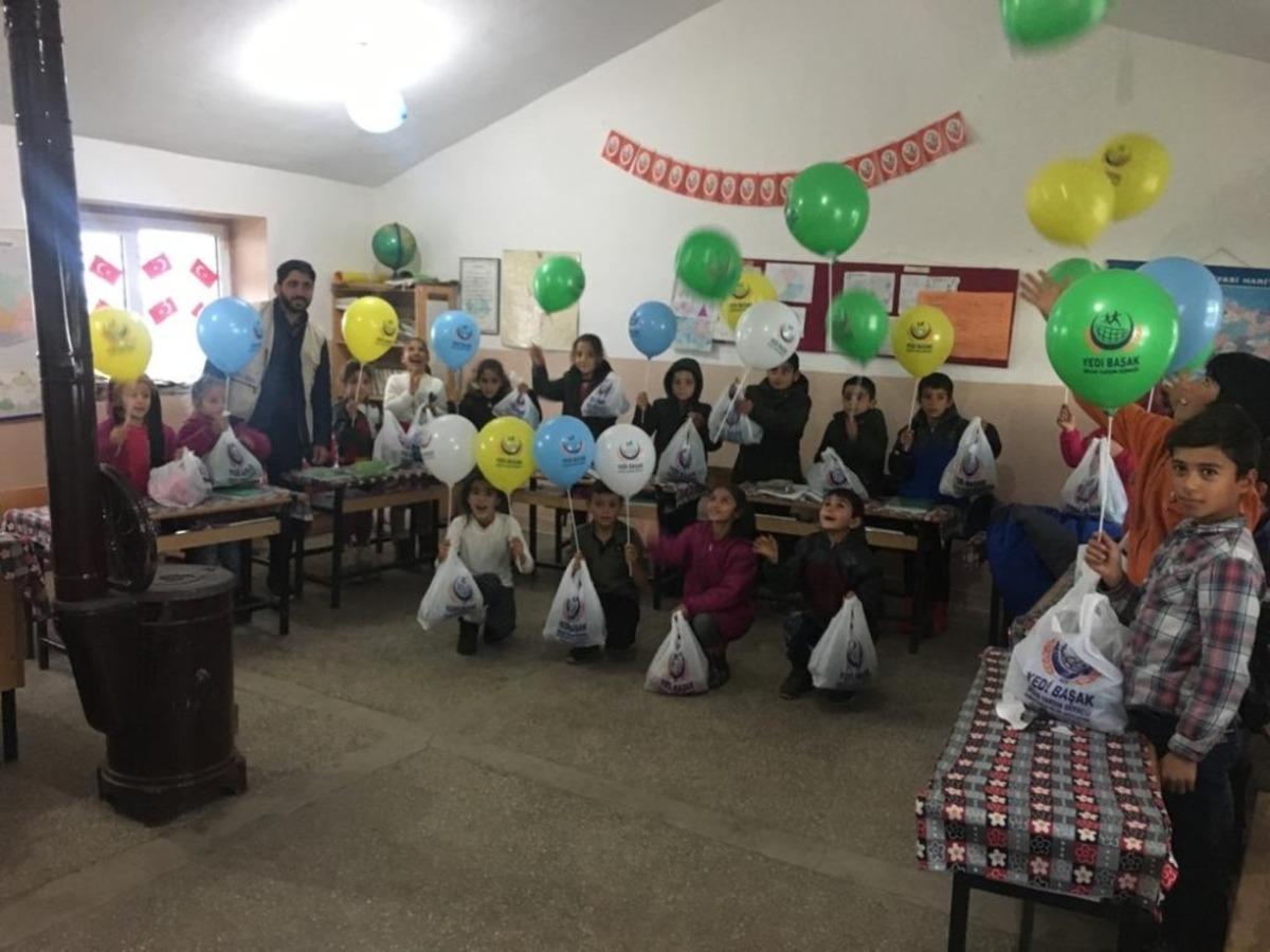 Yedi Başak Derneği &uuml;ş&uuml;yen y&uuml;rekleri ısıtıyor