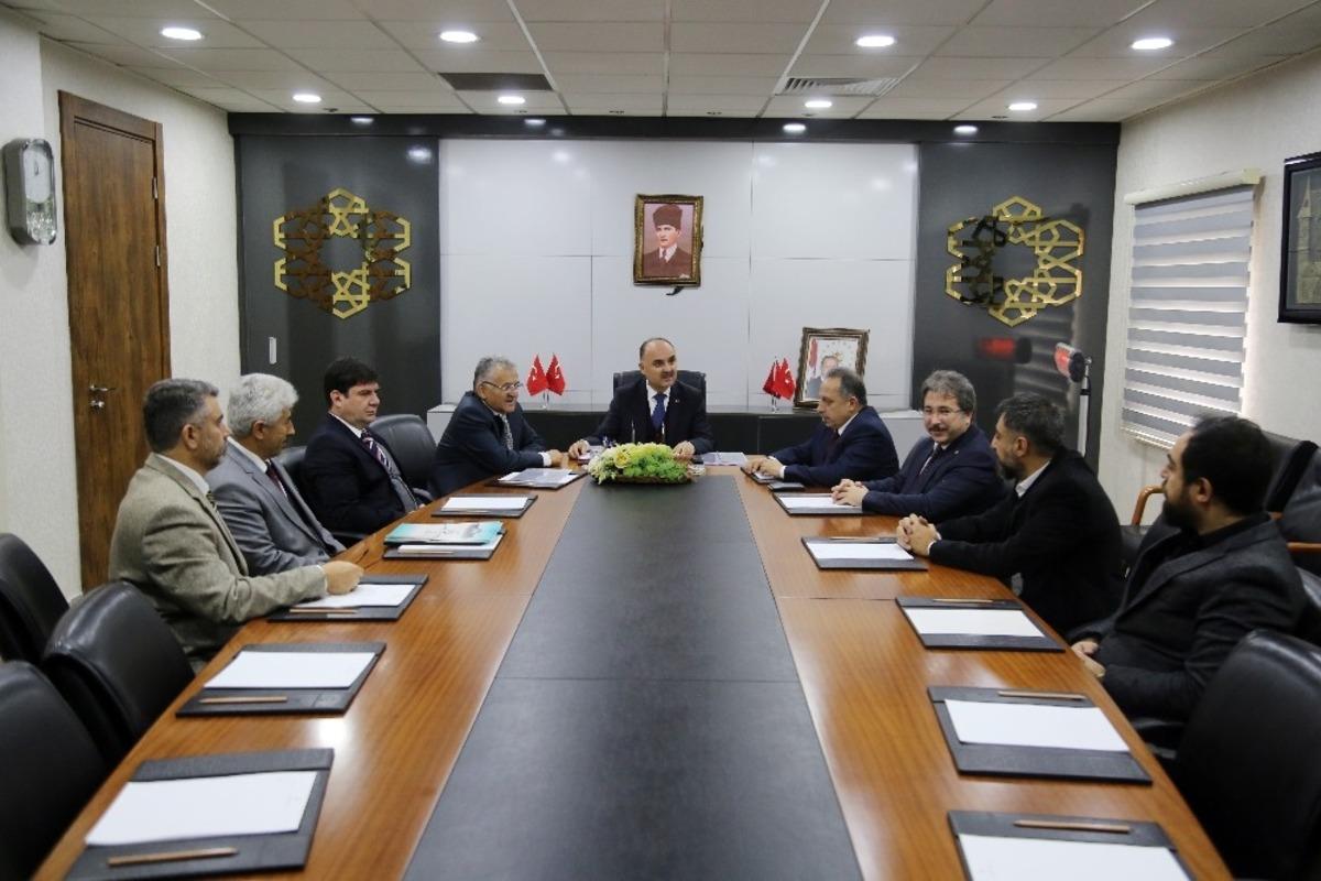 Valilikte Bir Hayırsever Protokol&uuml; Daha