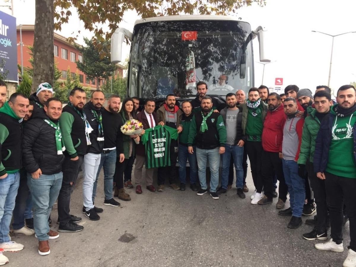 Başkan H&uuml;rriyet&rsquo;ten Karşıyaka taraftarına jest