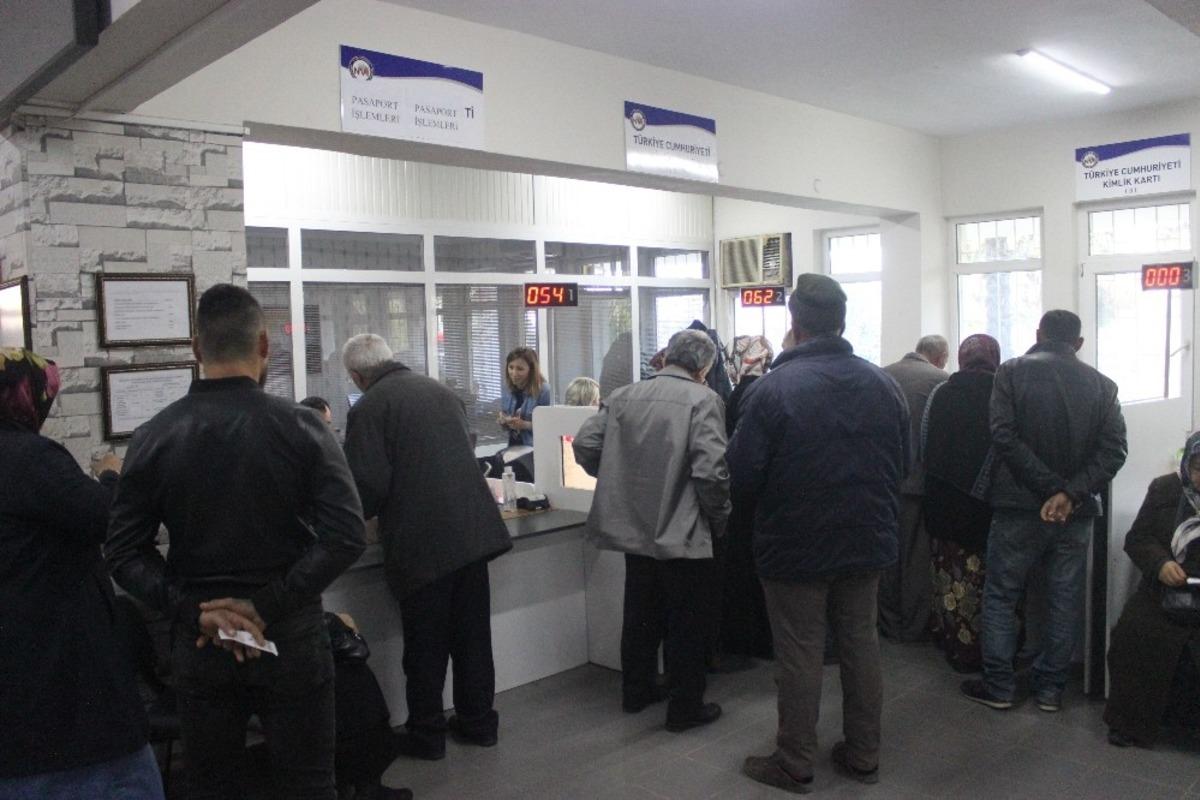 Haberini duyan N&uuml;fus M&uuml;d&uuml;rl&uuml;ğ&uuml;ne koştu