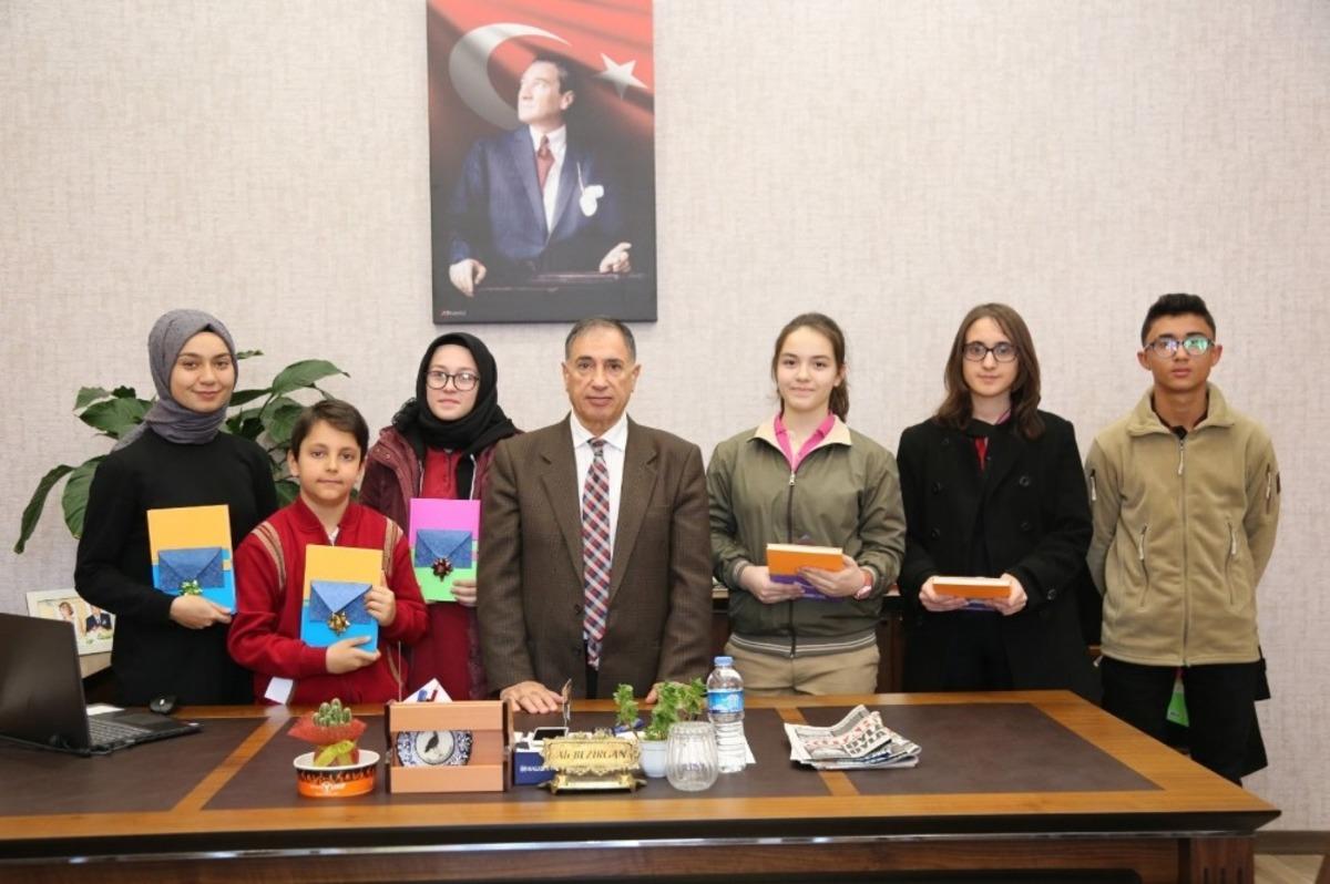 K&uuml;tahya&rsquo;da &lsquo;D&uuml;nya İnsan Hakları G&uuml;n&uuml;&rsquo; kompozisyon yarışması