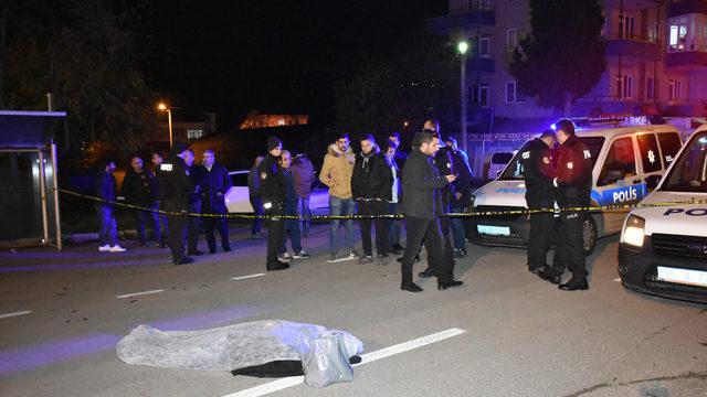 Emekli banka müdürü yol ortasında ölü bulundu