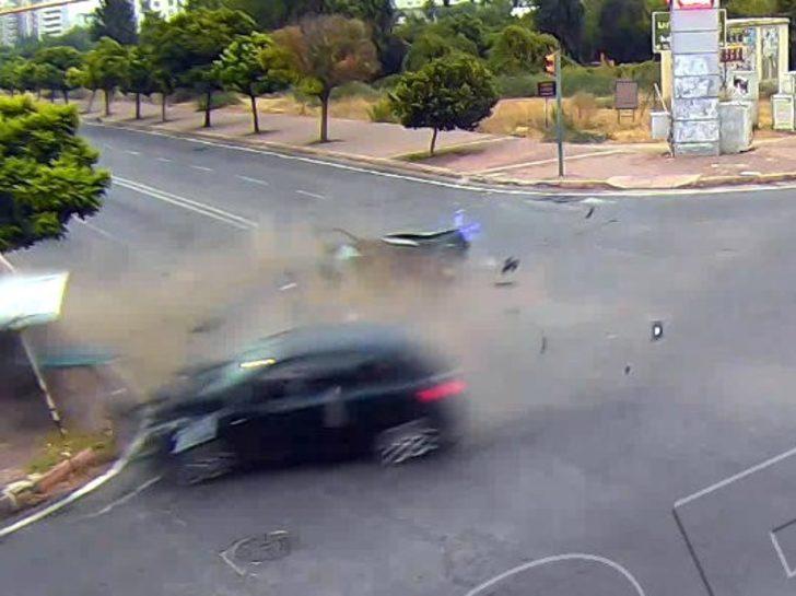 Antalya'da ikiye bölünen araçtan mucize eseri kurtulan kişi o anları anlattı G3