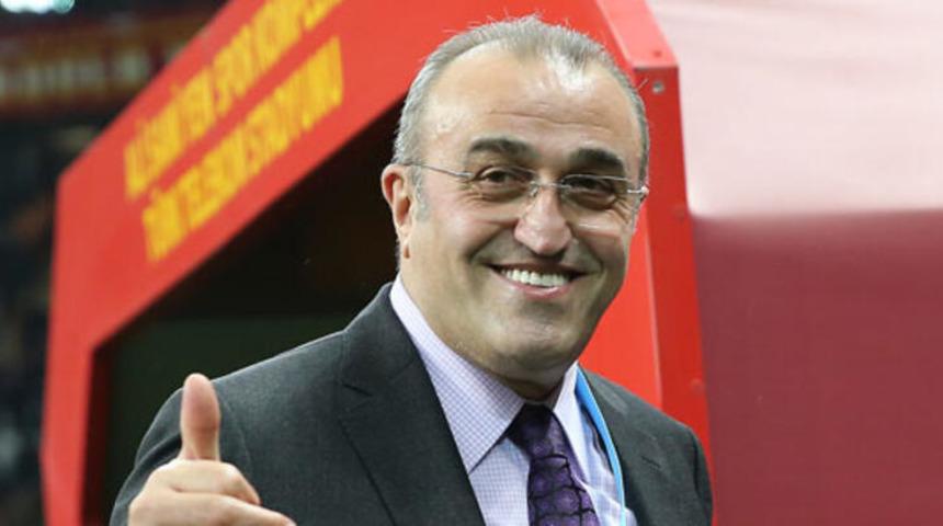 Abdurrahim Albayrak taraftarlara seslendi: "G&uuml;zel g&uuml;nler bizi bekliyor"