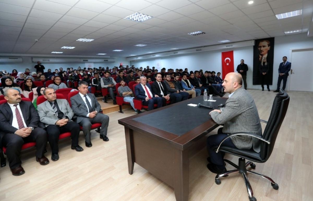 &rsquo;Zoru Başaranlar&rsquo; kariyer sohbetleri
