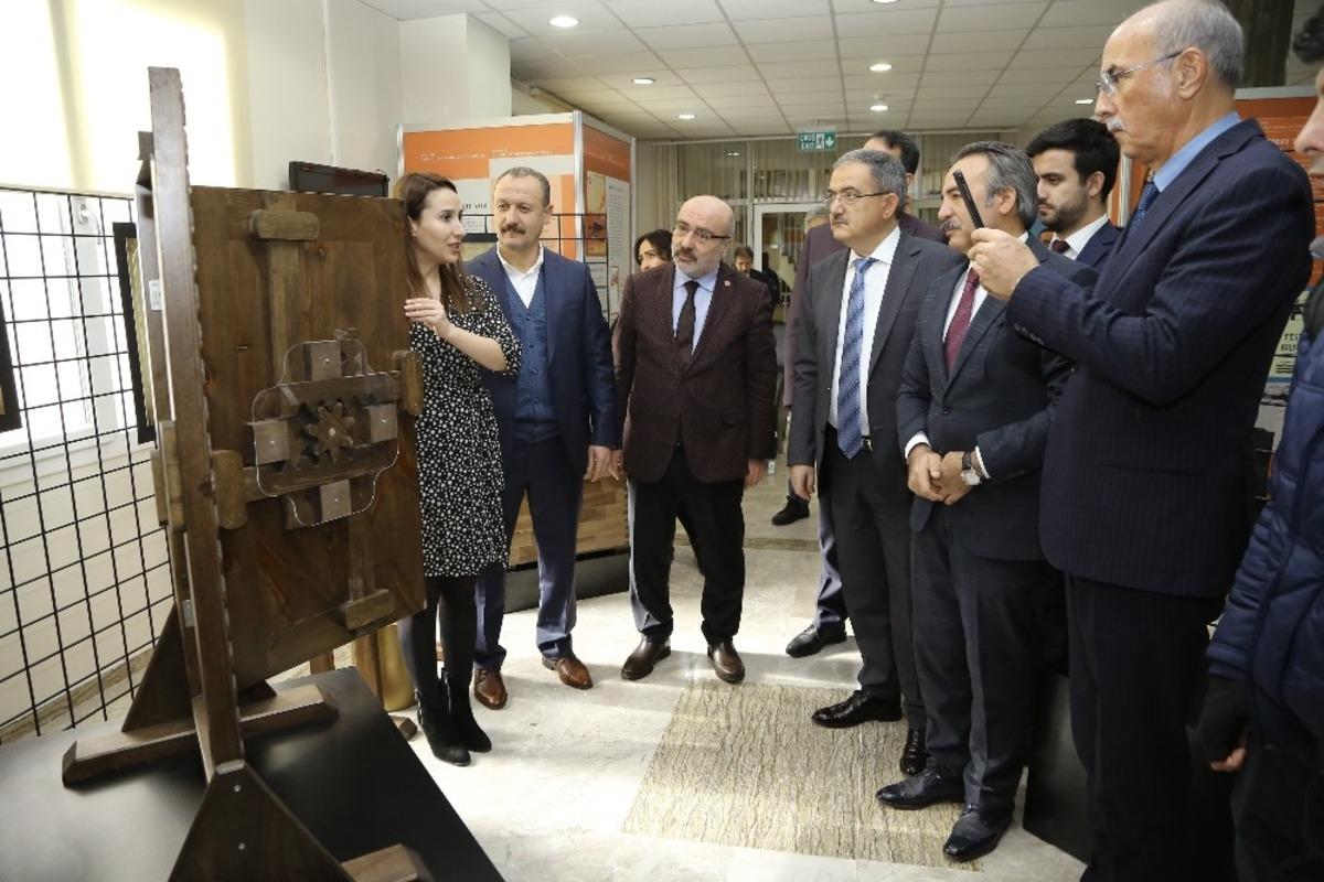 KAY&Uuml;&rsquo;de &rsquo;T&uuml;rk-İslam Medeniyetinin D&uuml;nya Medeniyetlerine Katkıları&rsquo; Konulu Panel D&uuml;zenlendi