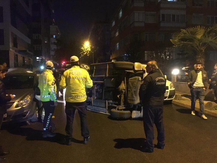 Kadıköy'de eşinin park etmesini beğenmeyen adam lüks cipi devirdi G2