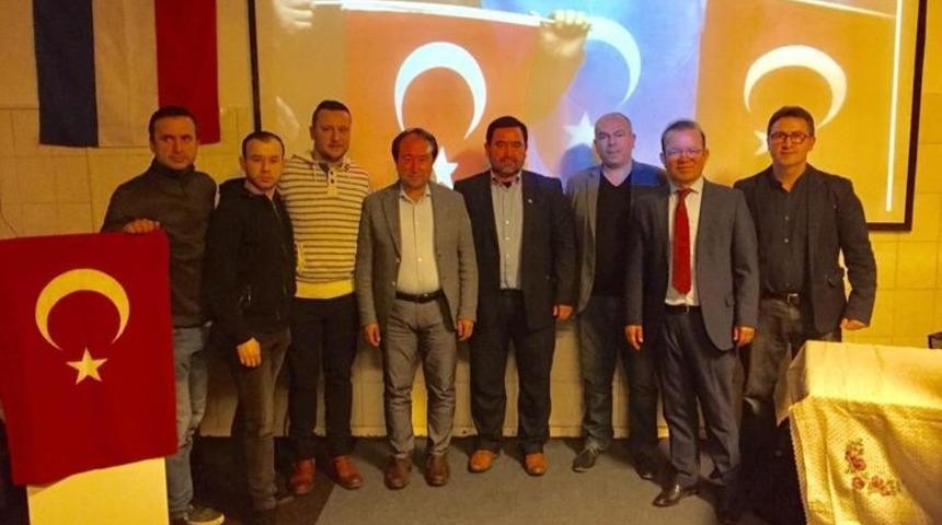 Avrupalı T&uuml;rkler, &Ccedil;in zulm&uuml;ne dikkat &ccedil;ekti