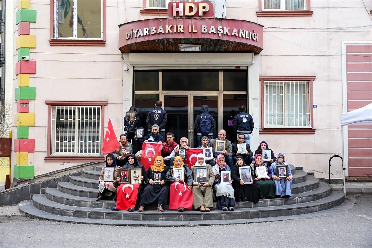 Diyarbakır annelerinin evlat n&ouml;beti 100. g&uuml;n&uuml;nde