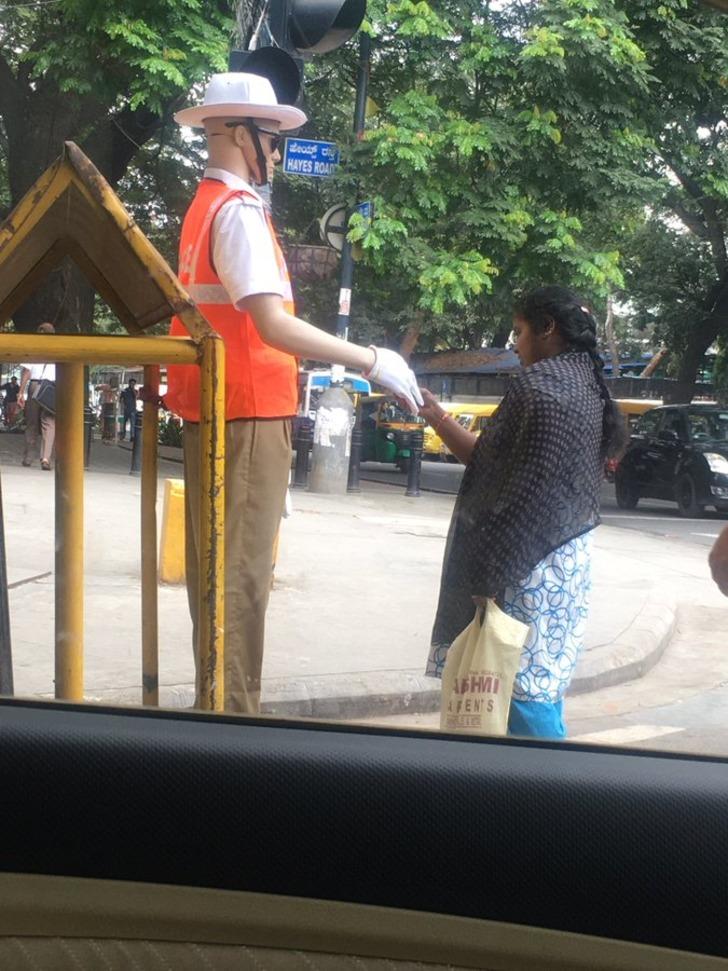 Kuralları takmayan sürücülerden bıkan yetkililerden ilginç çözüm! G2