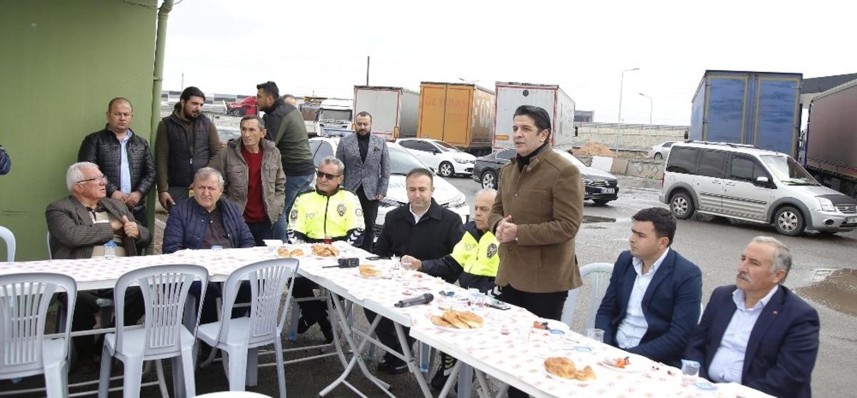 Başkan Gen&ccedil;, kamyoncu esnafıyla buluştu