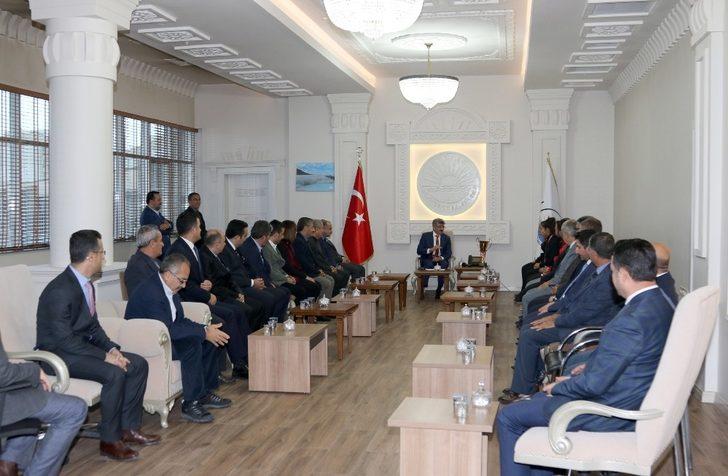 Vali Bilmez, başarılı atletleri ödüllendirdi G4