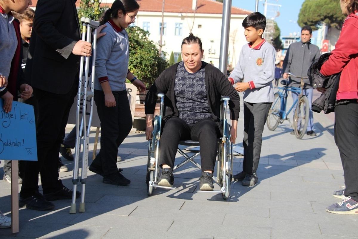 (&Ouml;zel) Engellilerin yaşadıkları zorlukları empati yaparak &ouml;ğrendiler