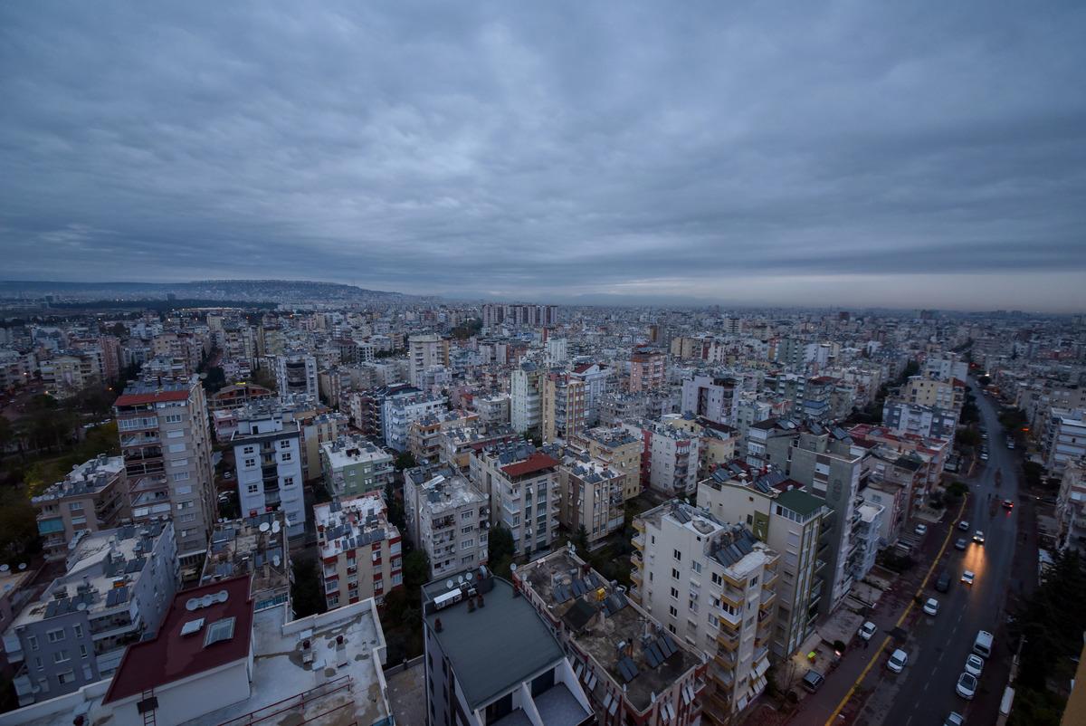 'Kırmızı' kodlu uyarıdan sonra Antalya'da beklenen yağış başladı!