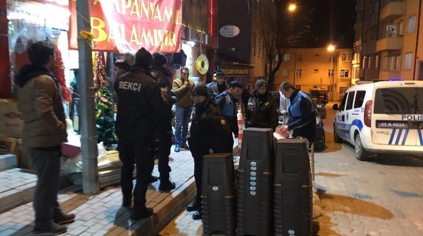 Hem işgal etti hem de ceza yazan zabıtayla tartıştı