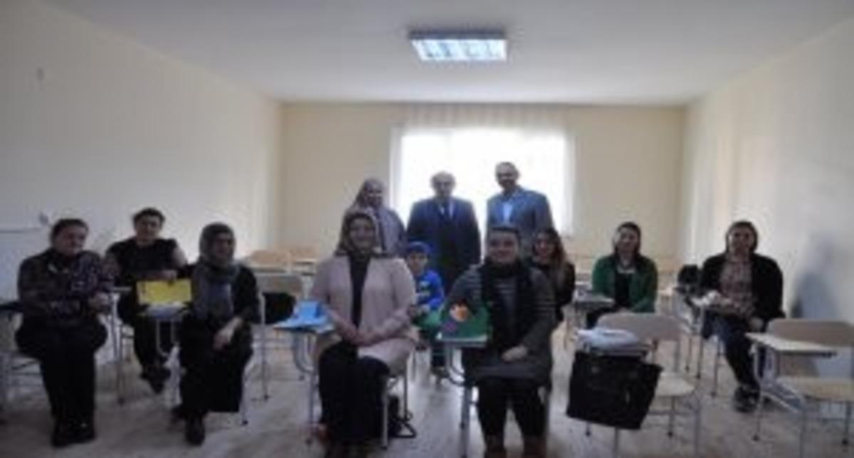 İl&ccedil;e Milli Eğitim M&uuml;d&uuml;r&uuml; Demir&rsquo;den Halk Eğitim Merkezi ek binasına ziyaret