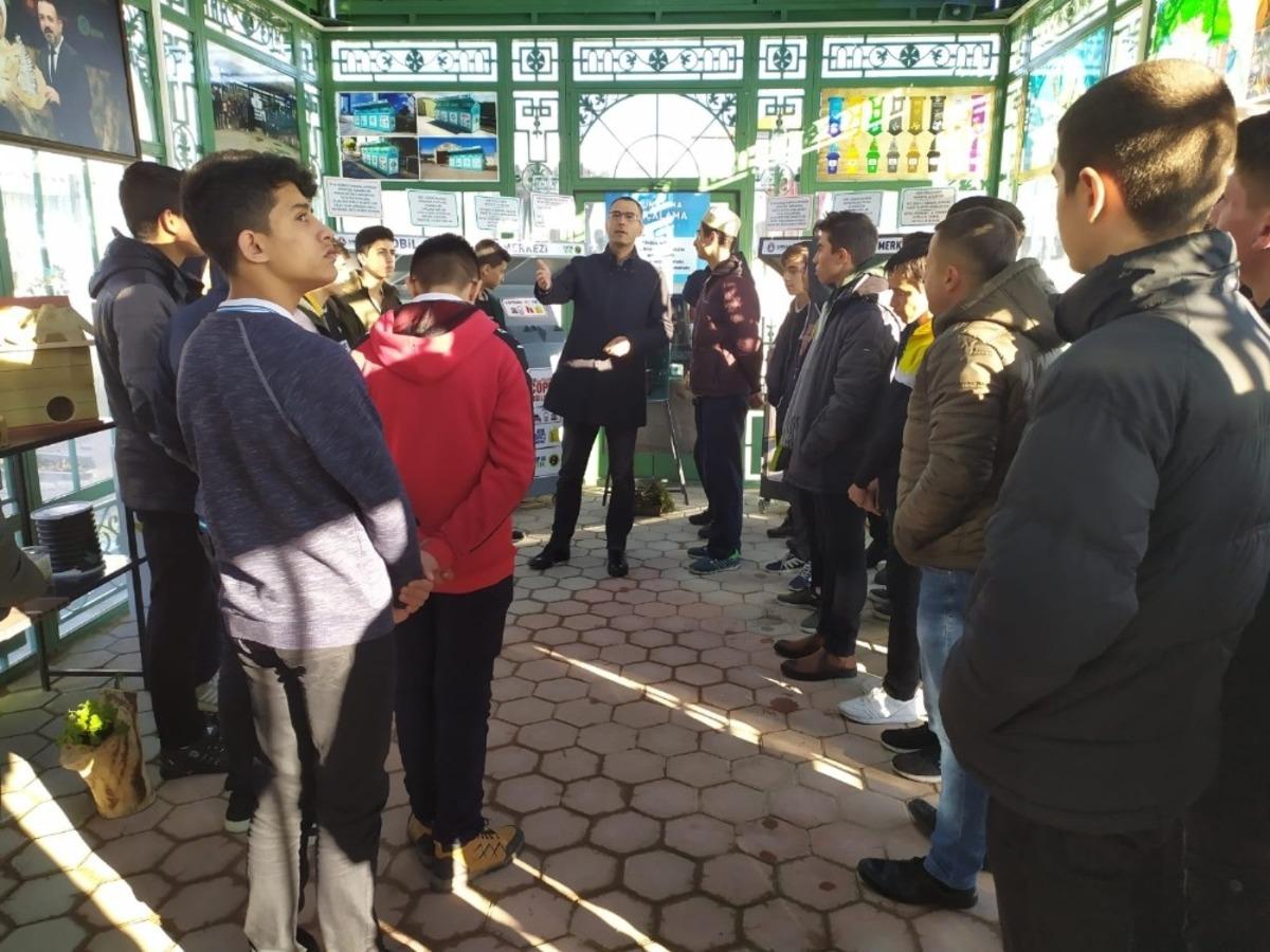 Sincanlı &ouml;ğrencilerden anlamlı hediye