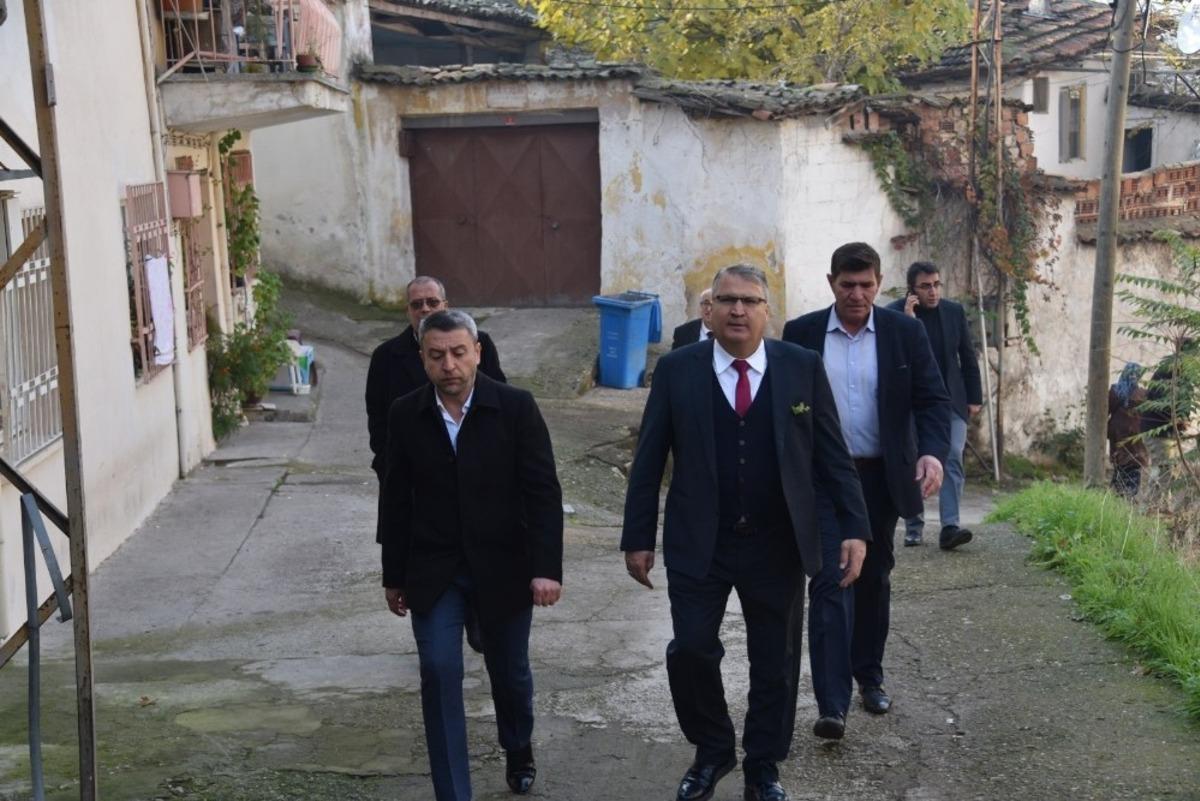 Mutlu Mahallesi&rsquo;nde yol genişletme &ccedil;alışması başlatıldı